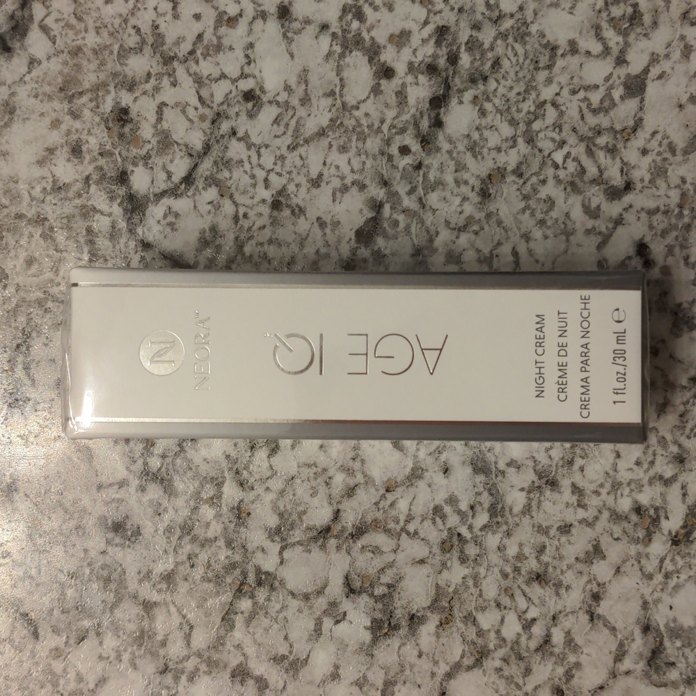 Neora Night Cream